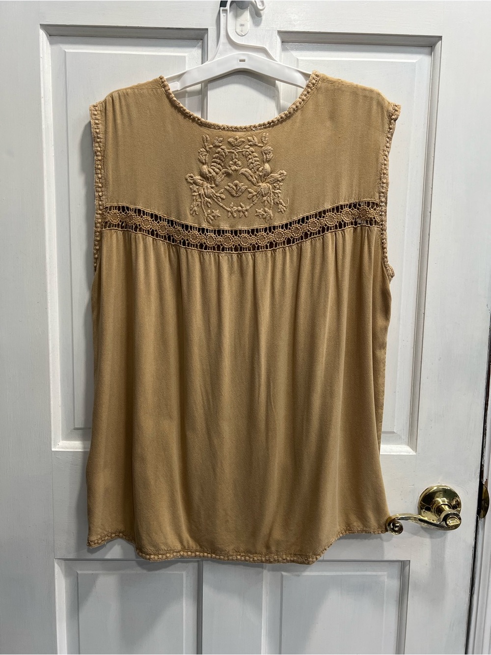 SOLITAIRE Embroidered Floral Bohemian Boho Camel Tank Top SIZE LARGE Pre Loved - Picture 8 of 9